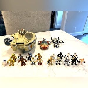 Star Wars Galactic Hero’s Playset with 3 vehicles, 19 action figures
